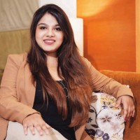 Dr Raveena Agarwal