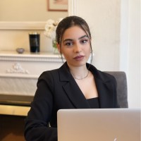Esra Ü.