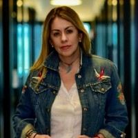 Diana C Leal