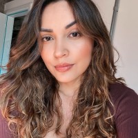 Ana Caroline M.