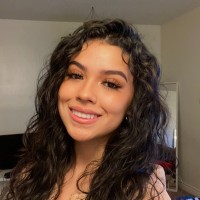 Itzel C.