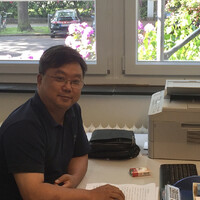 钟旭东