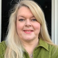 Deirdre Connolly MLIS, ACSR, CLCS, AIAM, CPIA