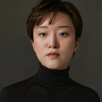 XUE W