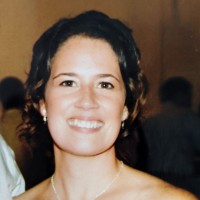 Angela Ahr