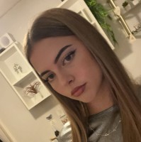 Rhianna Mills