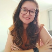 Caroline Neves Siqueira