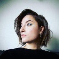 Laura Veelen