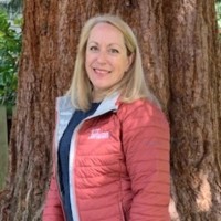 Angela Kinderis, Chst