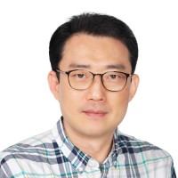 Kyung Hoon Lee