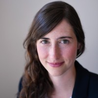 Dr. Julia Ewert