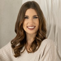 Andrea Thompson, CFP® (CAN), CRPC® (US), CCS