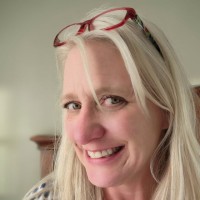 Tish Robertson