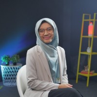 Dr. Lisa Listiana