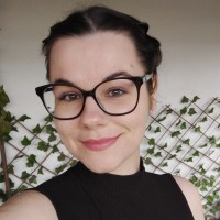 Lili Fehér