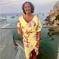 Dr Emily Crichton