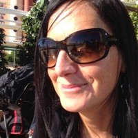 Nele Van den Broeck