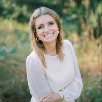 Jessica Bennett, Arm, Au