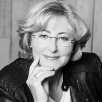 Claudia Mueller