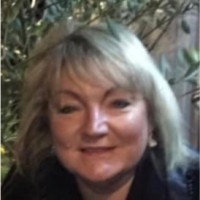 Elizabeth Hunter