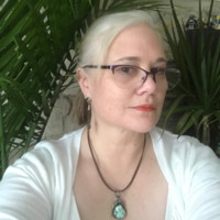 Marci Dolen