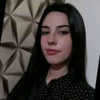 Larissa Claro