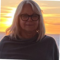 Anna Karin Häll