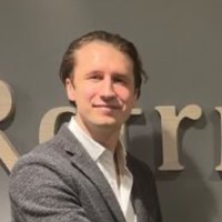 Niklas L.