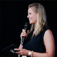 Dr. Alina Behne