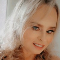 Lindsay Pirie