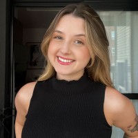 Flávia Cruz