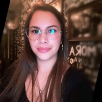 Adriana Luna