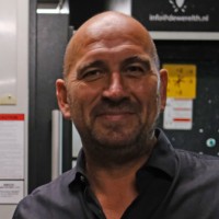 Dick van Wezel