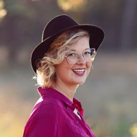 Nelleke Van De Glind
