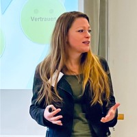 Dr. Anja Christiane Pütz
