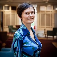 Lucinda Broadbent