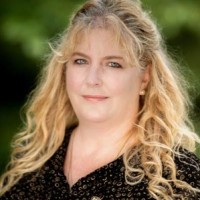 Sandra Wayne