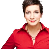 Naomi Malouf