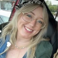 Laura L.