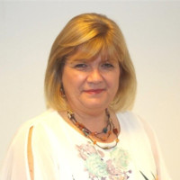 Pauline Davies
