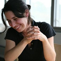 Holen Sabrina Kahn