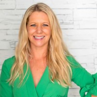 Brooke Clancy (Santurini)