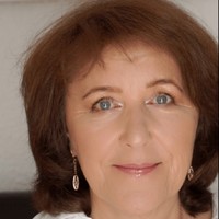 Angela Delacroix