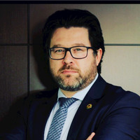 SOLON LINHARES, Pós-doutor em Direito Penal.