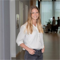 Simone Lang