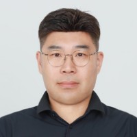 김영일