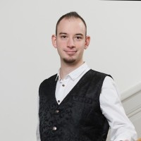 Nicolas H.