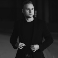 Andrew H