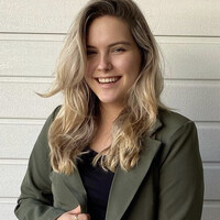 Chloë Van Den Hurk