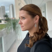 Juliana Costa Cruz